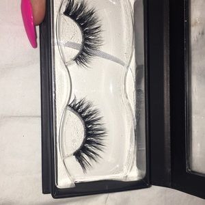 Lilly lashes in style “Doha”